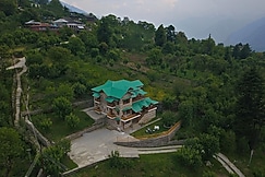 FORESSTA A Boutique Luxury Villa, Manali