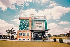 NARESHONS BLUE CLUB & RESORT, Mampur Bana