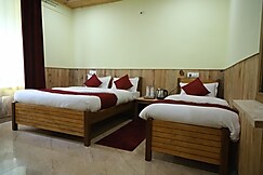 Hotel Dhanesh, Joshimath