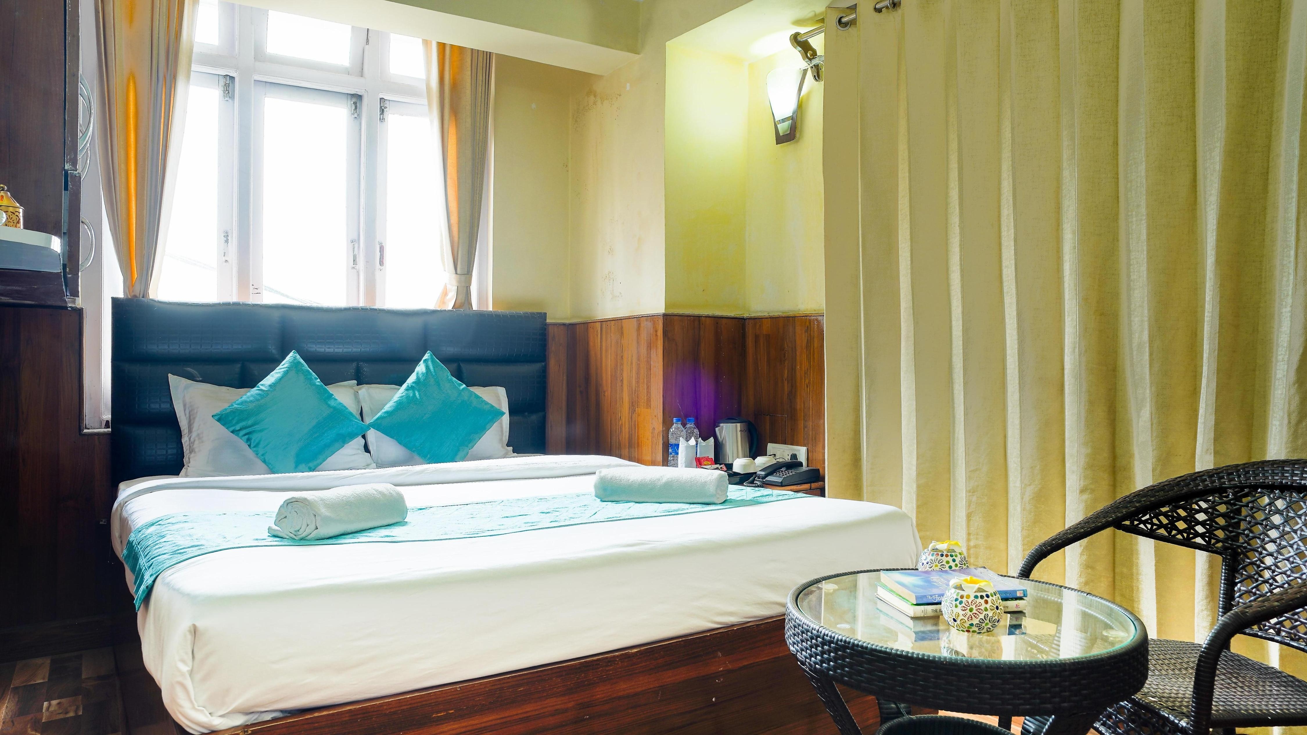 INDUS MOUNT ROYALE HOTEL & SPA- 300Mtrs from Mall - Tap to explore photos