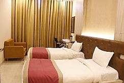Hotel Yashpadam Continental, Prayagraj