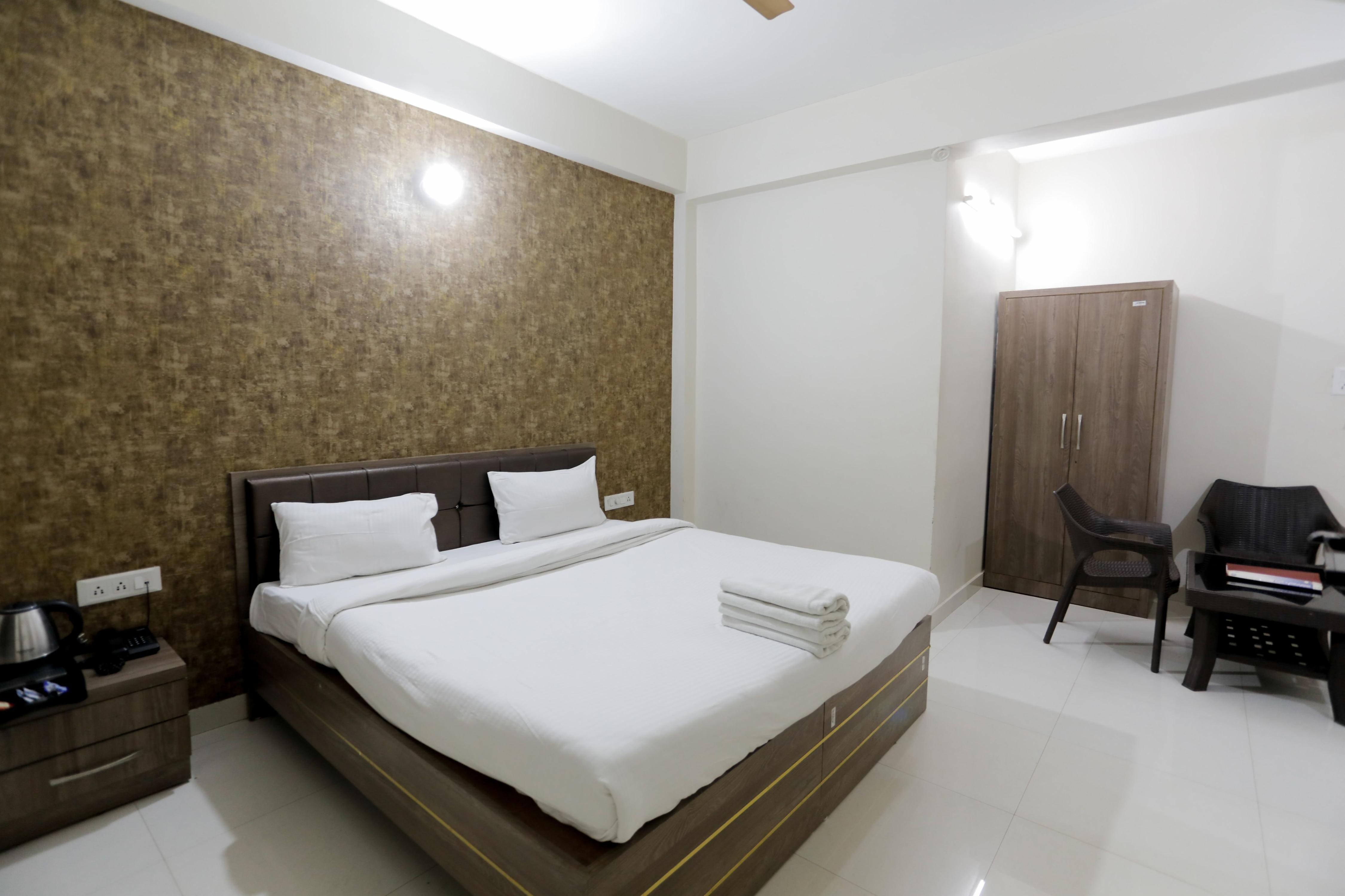 Hotel Kashi Stay - Tap to explore photos