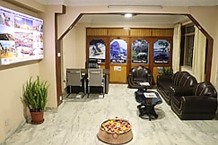 Hotel Lapha, Narayani