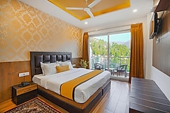 Pax Hotel Sunrise View | Mall Road | Dalhousie, Dalhousie