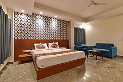 Wind palace hotel near pink city hawa mahal, Jaipur