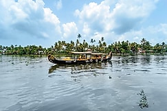 Alaya Stays Palm Dale | Serene Heritage Retreat by the Backwaters with Garden & Restaurant, Thiruvalla