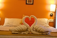 Bigfoot Stay - Forganic Farm | Rooms & Wi-Fi, Karjat