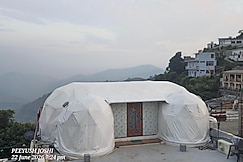 Himalayan Foxhole, Tyuni