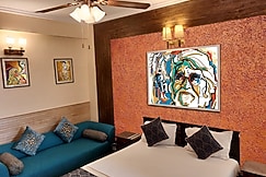 AOL Luxury Connaught Retreat | Rooms & Wi-Fi, Delhi