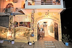 Moustache Khajuraho, Khajuraho