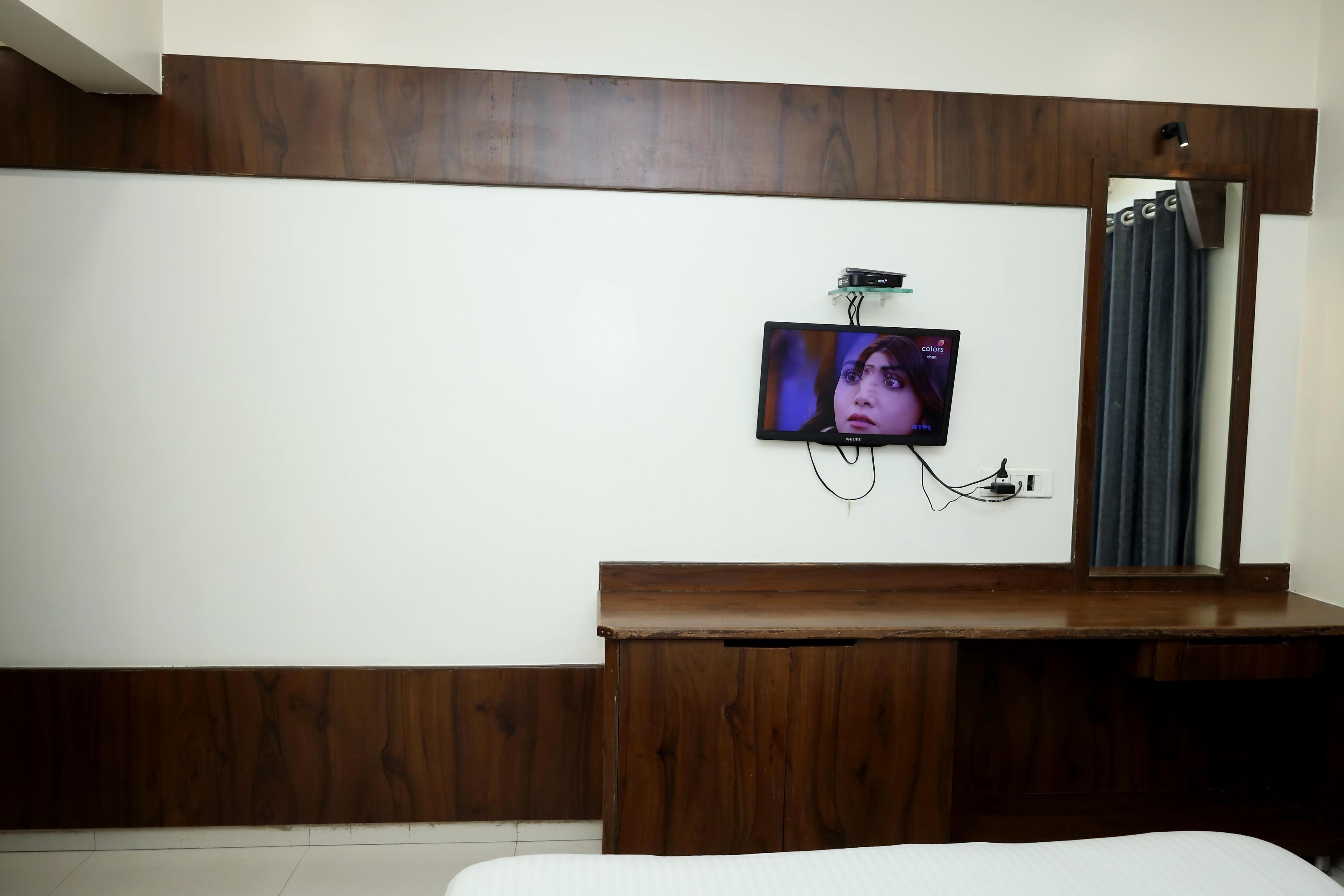 Hotel Sai Vishwakarma Palace 5