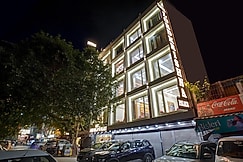 Lord Krishna - Newly Built & 3Mins Walk from Metro, Delhi