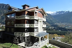 Sylvan Hues Boutique Resort, Manali