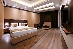 The Orlov Hotel, Karnal