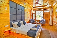 Hotel Nirvana Hills Balcony with Mountain View , Manali