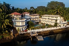 Stone Wood Riverfront Resort, Sawantwadi