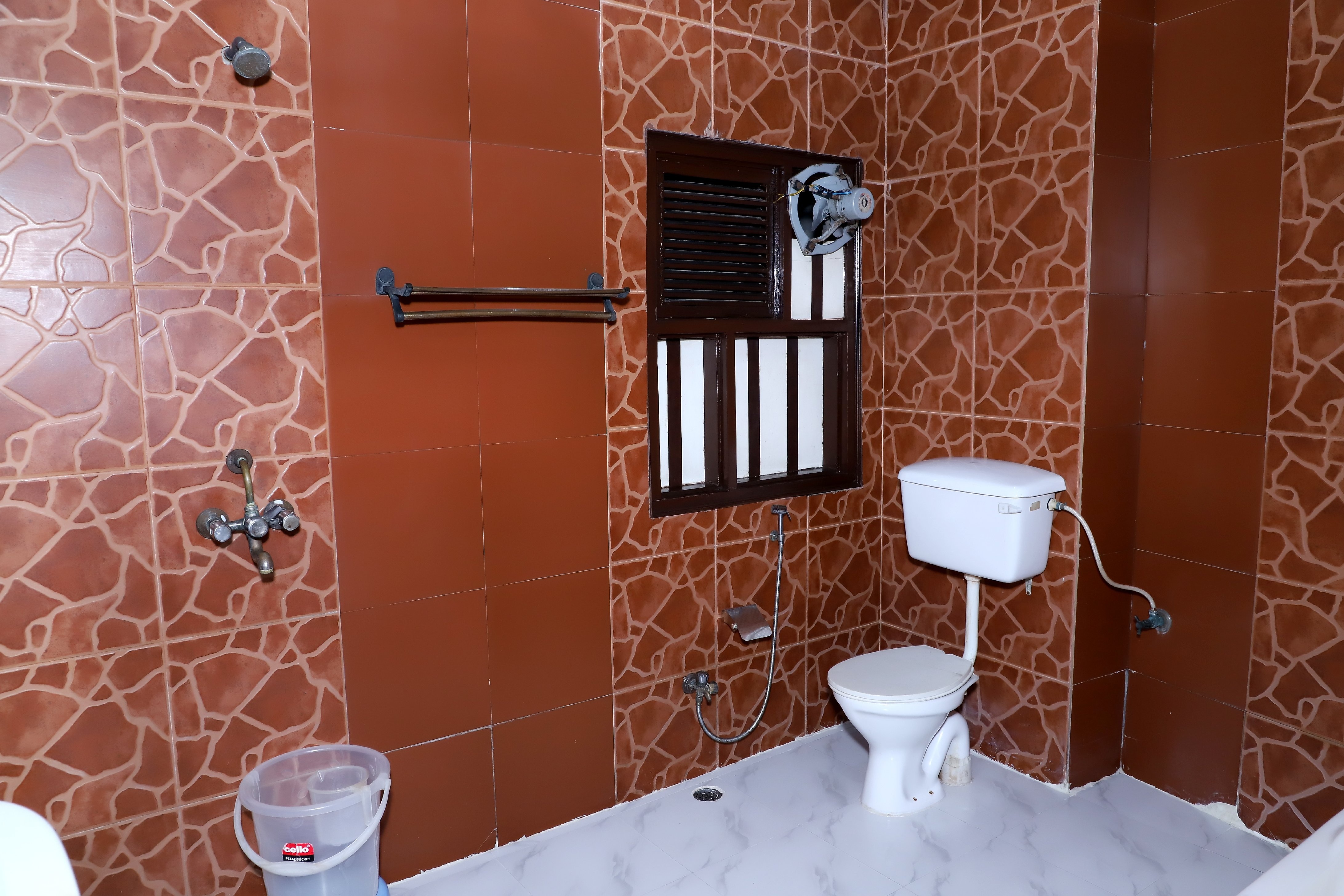 Hotel Ravya - Tap to explore photos