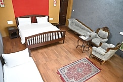 Hotel Sanand Heritage @Nakki Lake, Mount Abu