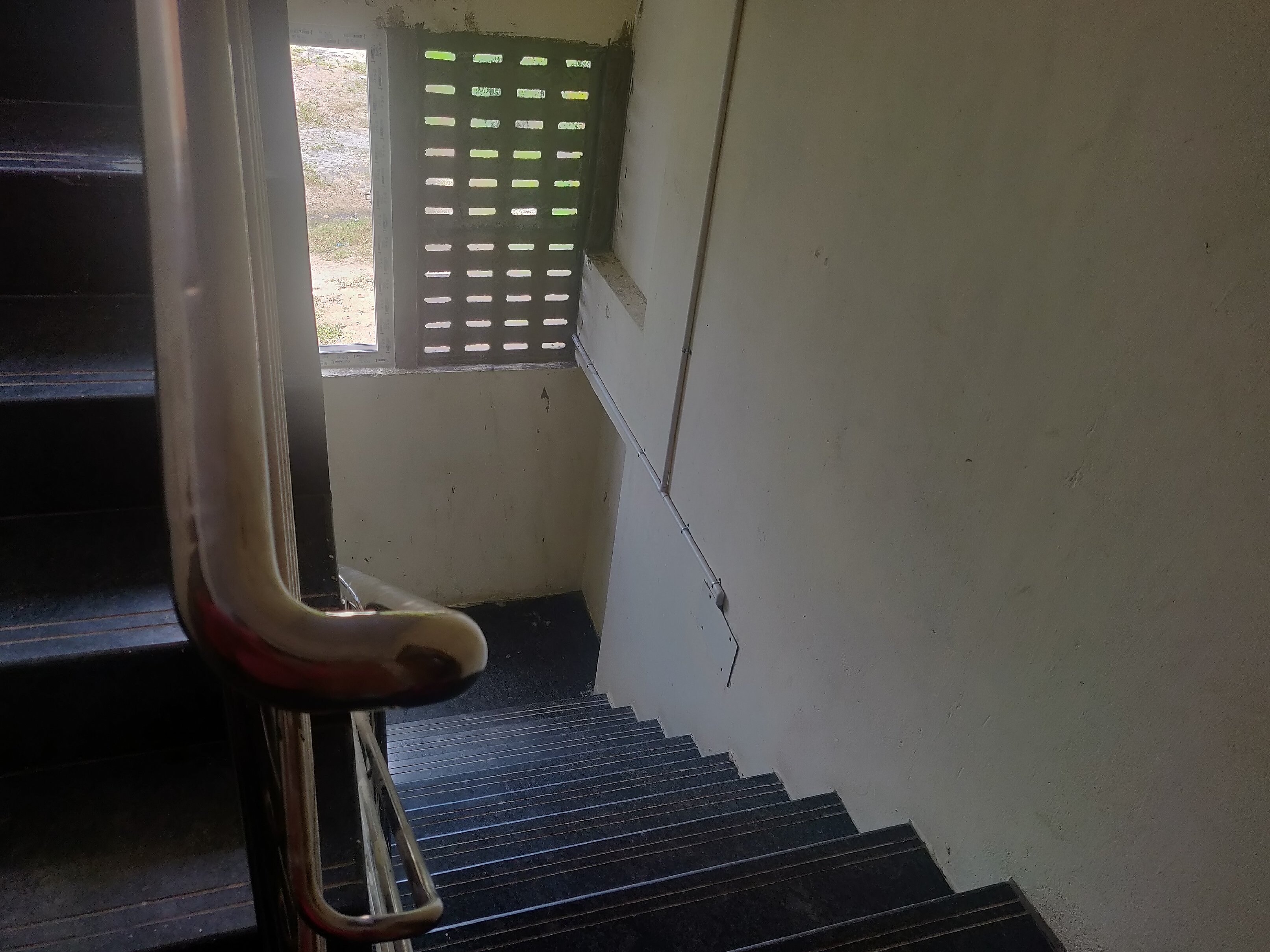 Sri Lakshmi Narayana Men's Hostel, S V Nayakar Street - Tap to explore photos