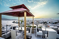 The Lake View Hotel - On Lake Pichola, Udaipur