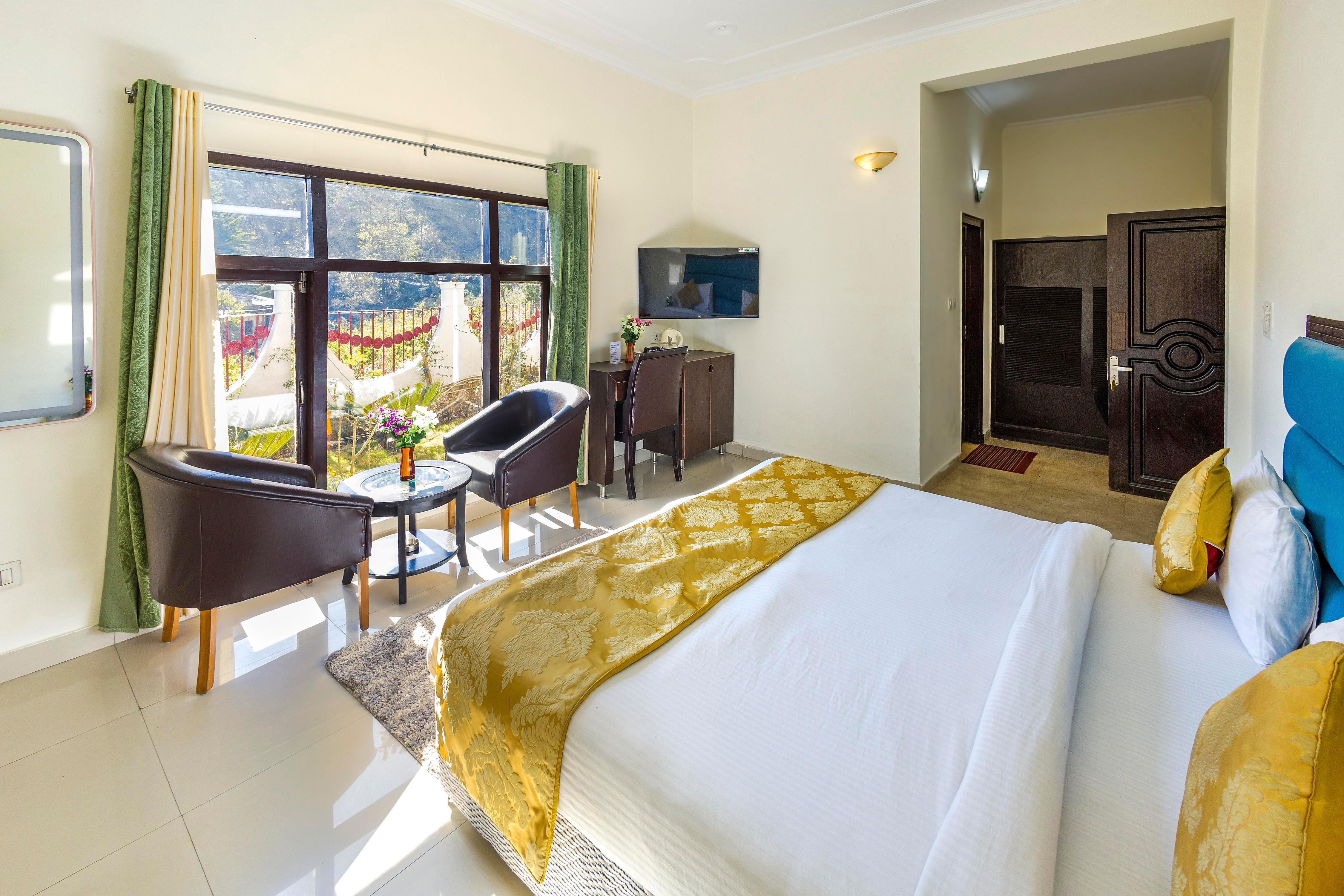Vaapi Comfort Inn (A Unit Of SAM Hotels) - Tap to explore photos