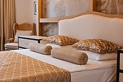 Shirvanshah Hotel, Baku