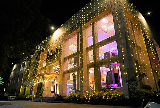 Solitaire Hotel & Banquets