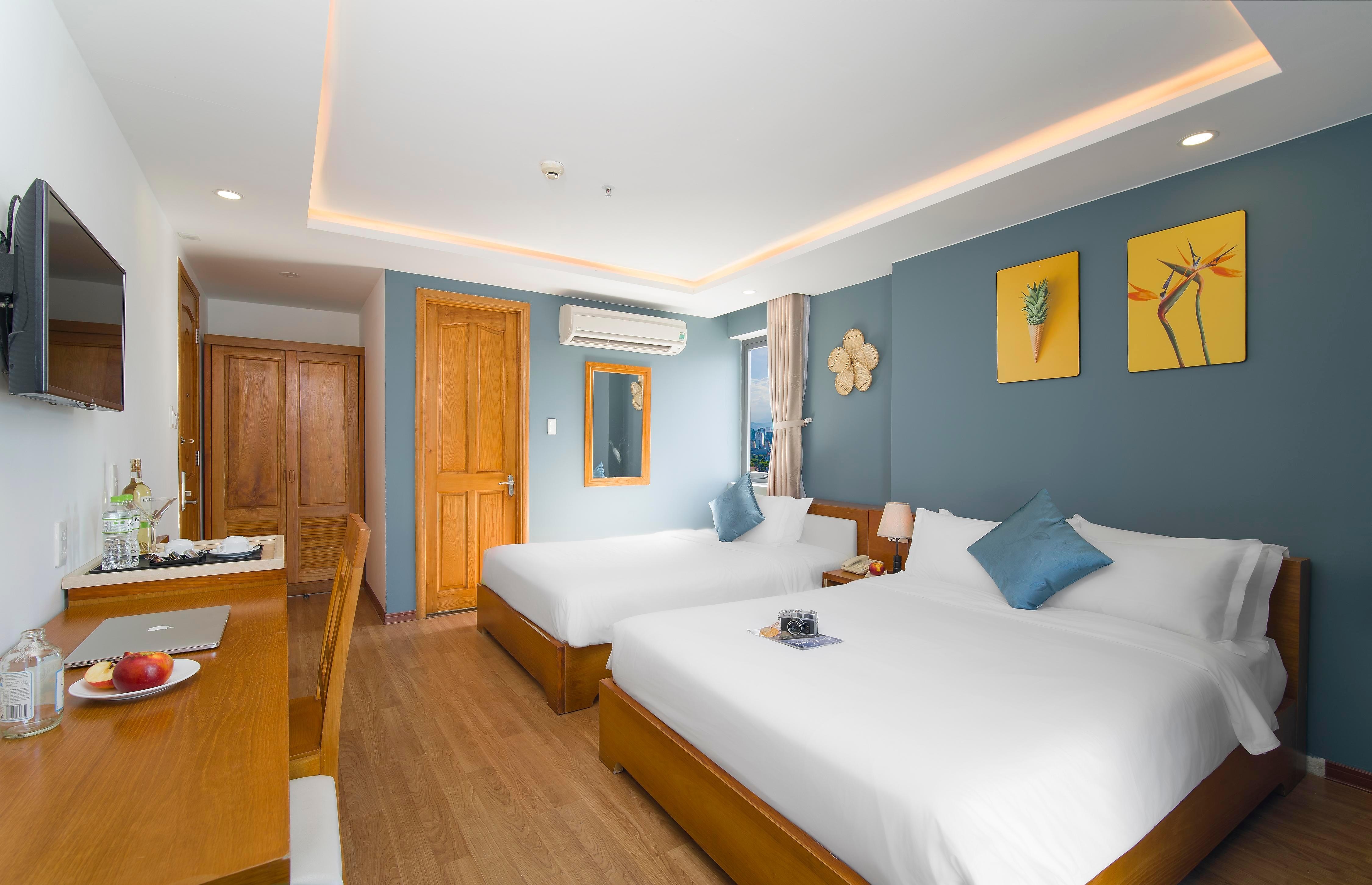Merry Land Hotel Da Nang - Tap to explore photos