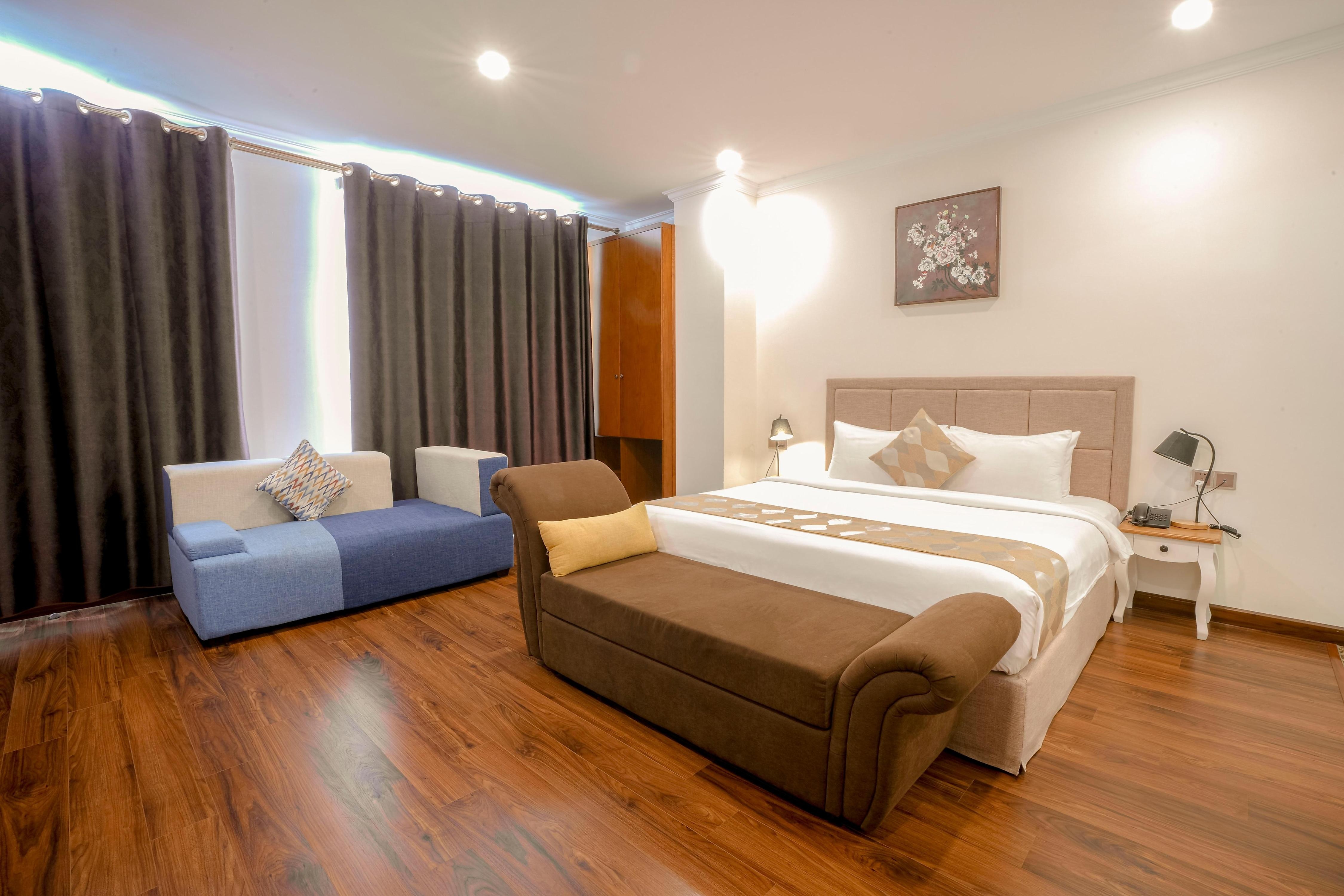 Nesta Hotel Saigon - Tap to explore photos