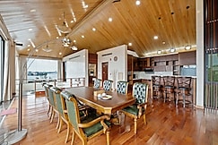 22 Land Moon West Lake, Hanoi