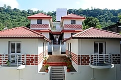 Rutu's Holiday's Resort, Panhala