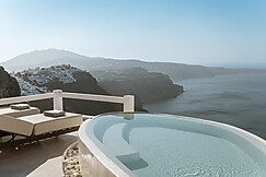 Aqua Luxury Suites by NOMEE Hospitality Group, سانتوريني