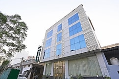 Hotel D Capitol Delhi Airport, Delhi