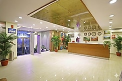 Hotel D Capitol Delhi Airport, Delhi