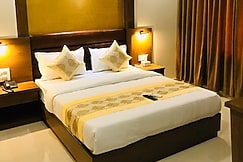 Hotel Crystal Luxury Inn - Near BKC, Mumbai