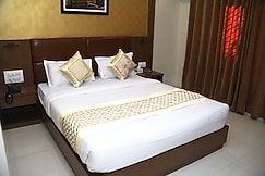 Hotel Crystal Luxury Inn - Near BKC, Mumbai