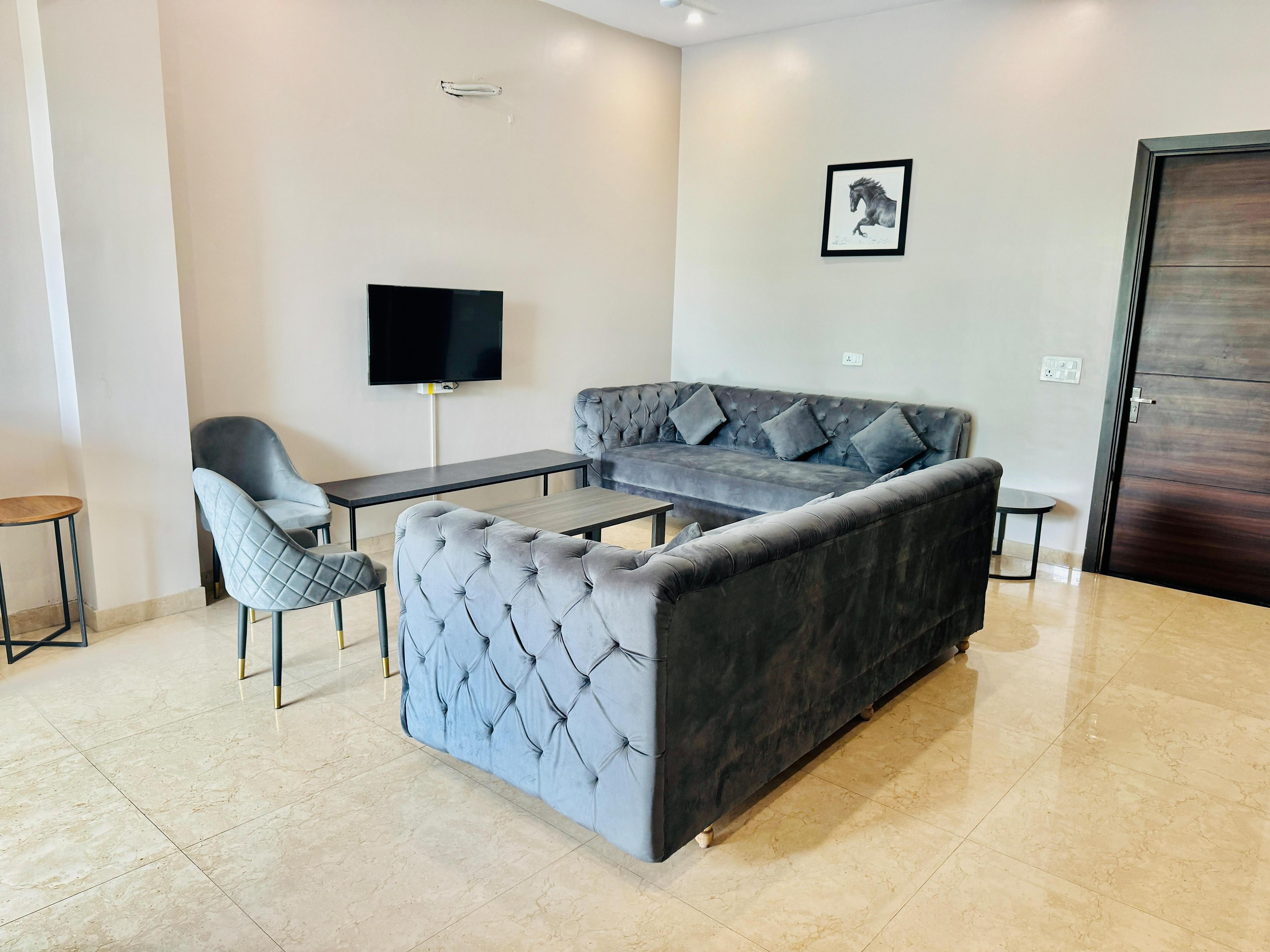 Woodstock Villa Ranjit Avenue - Tap to explore photos