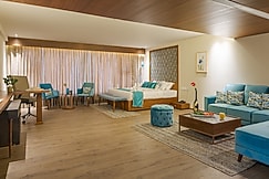 Grande Iris, Wayanad