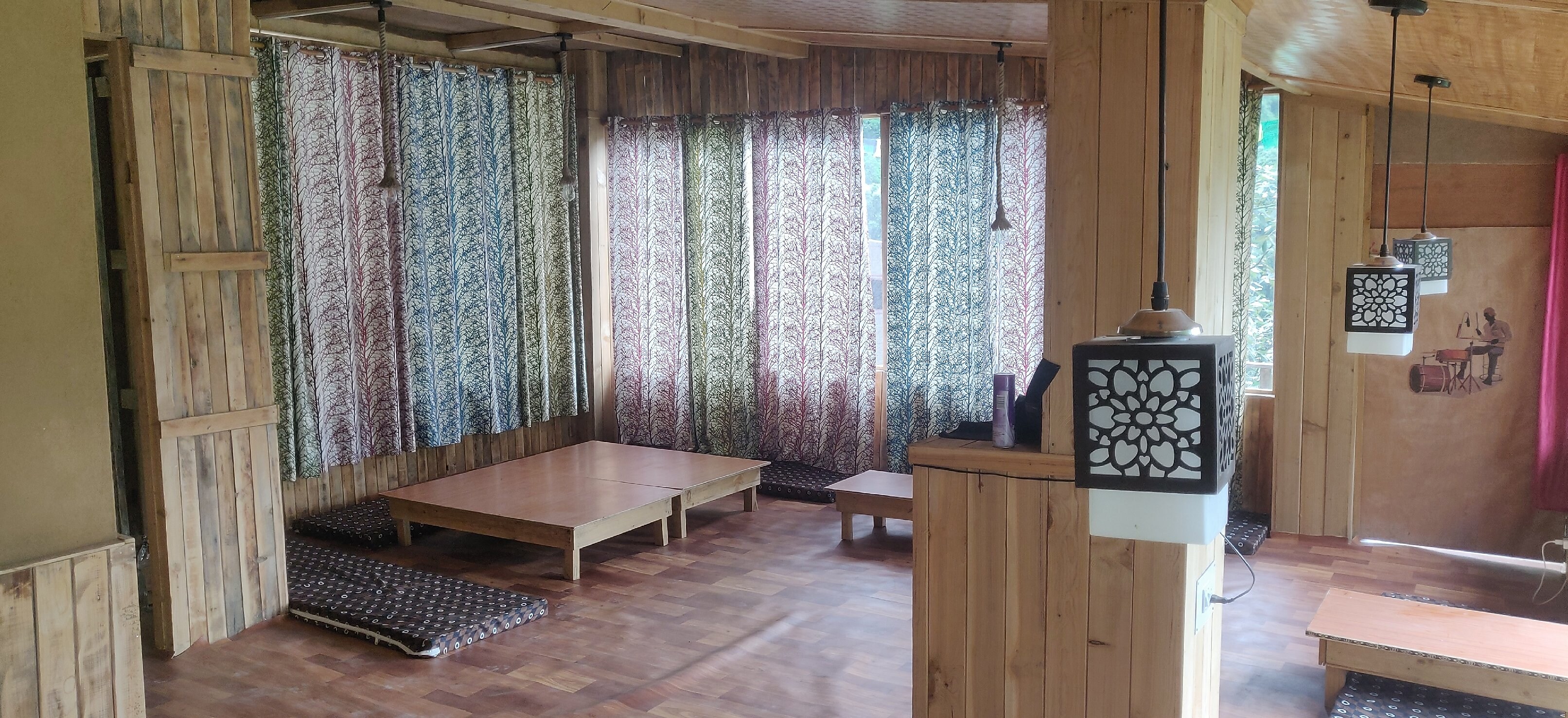 Photos Of Peppy Nomads Homestay Rooms Cafe Homestay In Jibhi