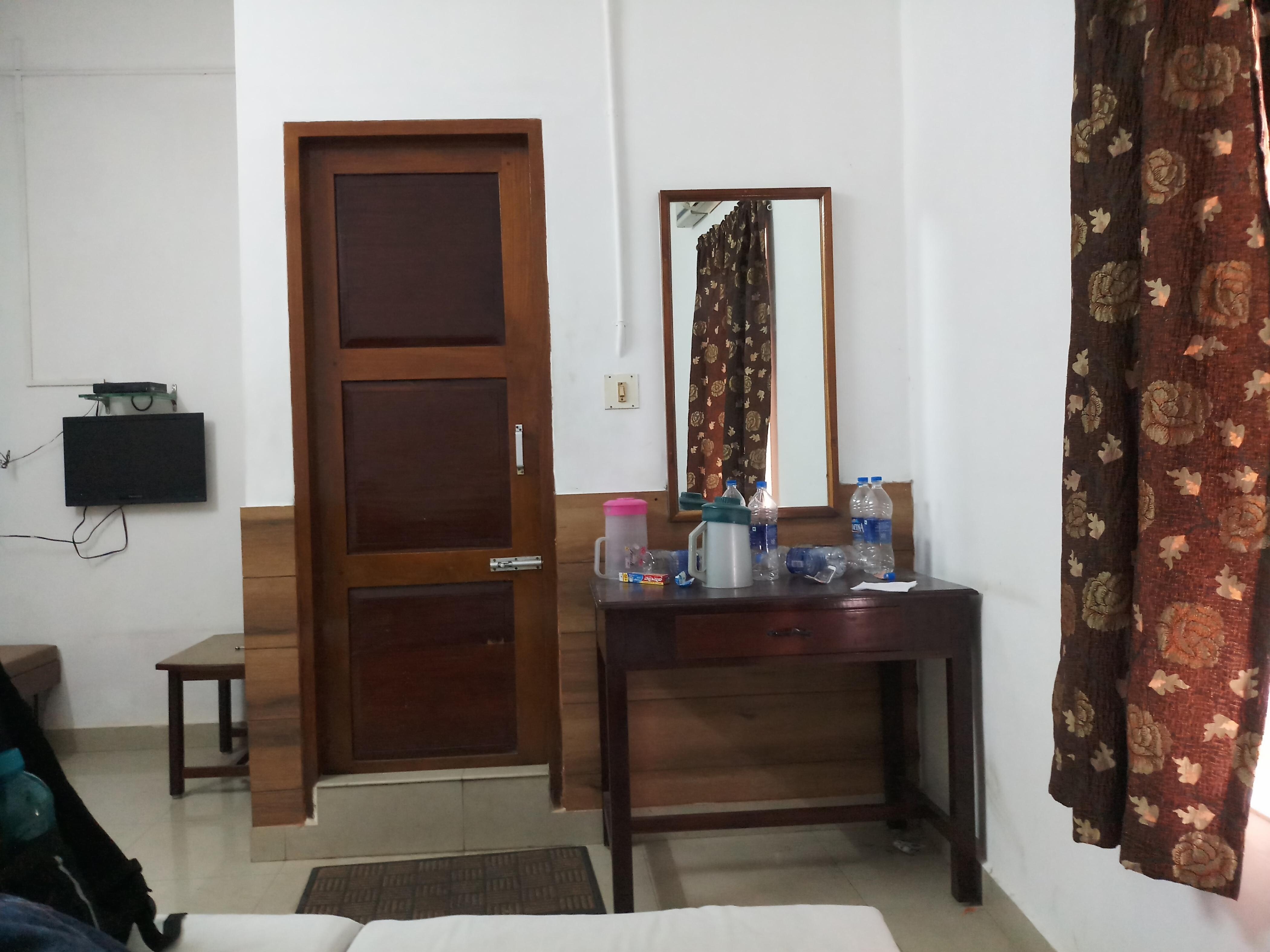 Ayswariya hotel - Tap to explore photos
