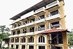 hariS hotel seawood, Dapoli