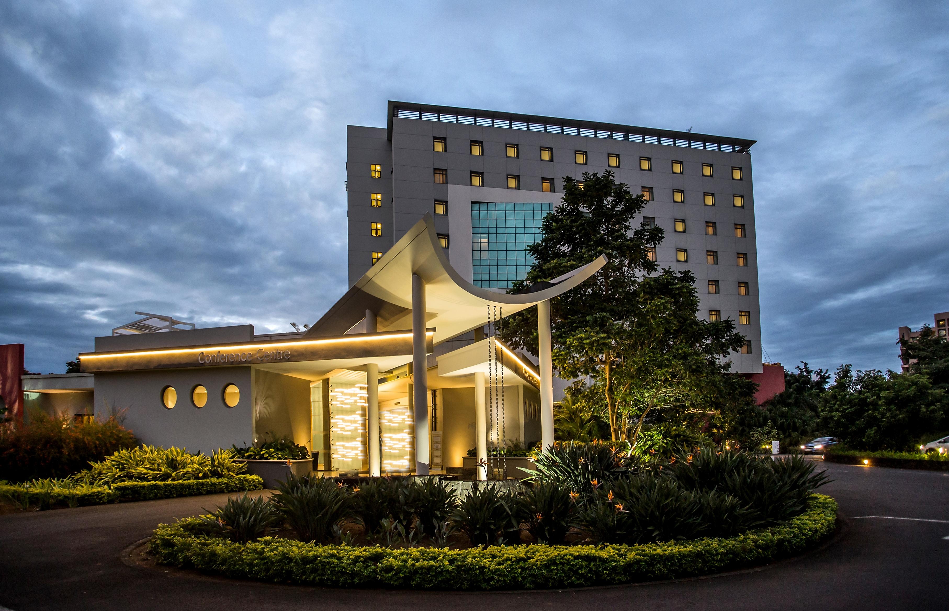 HENNESSY PARK HOTEL - Tap to explore photos