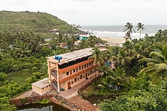 KLUB KHAVANA, Vengurla