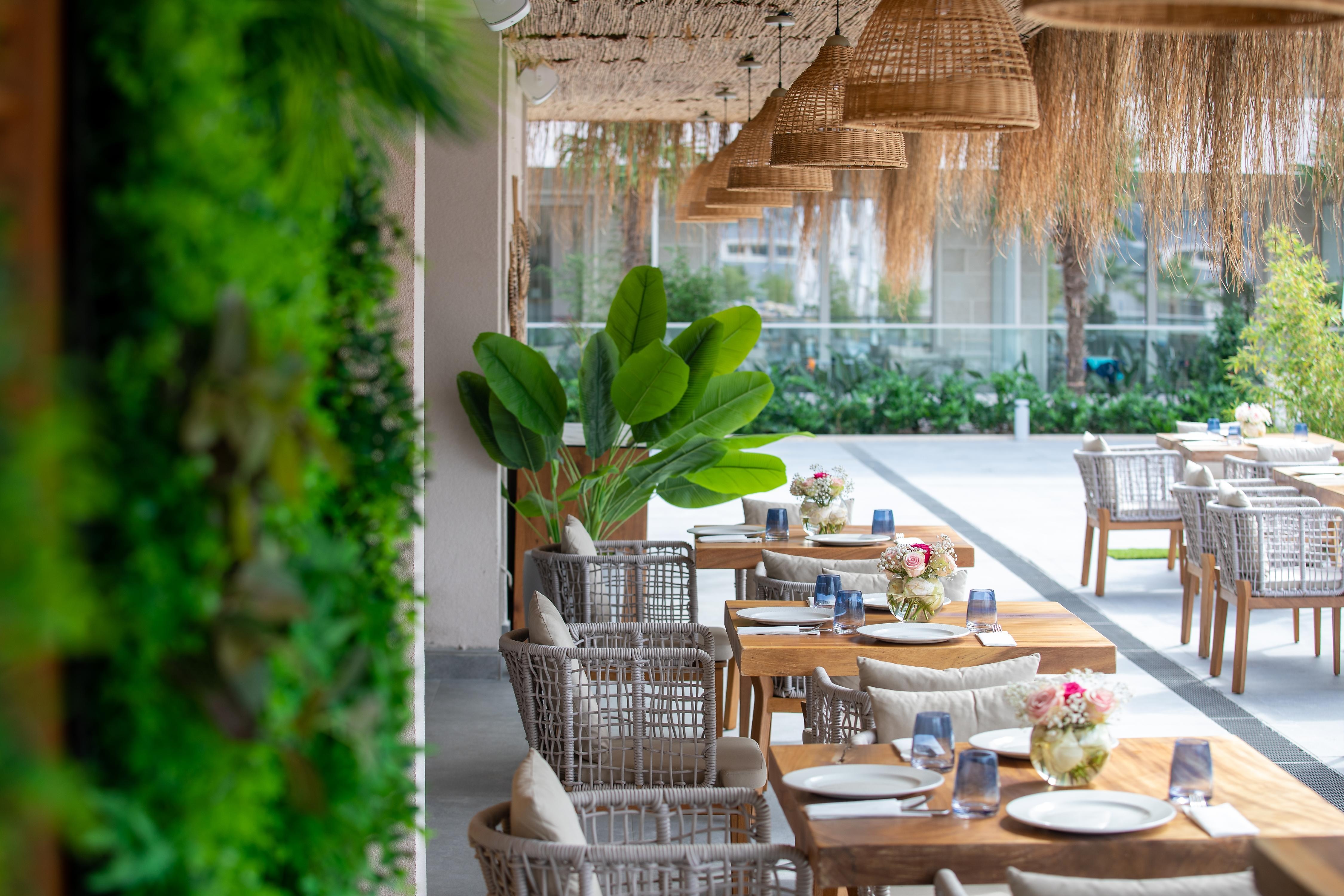 Bliss Pool Bar
