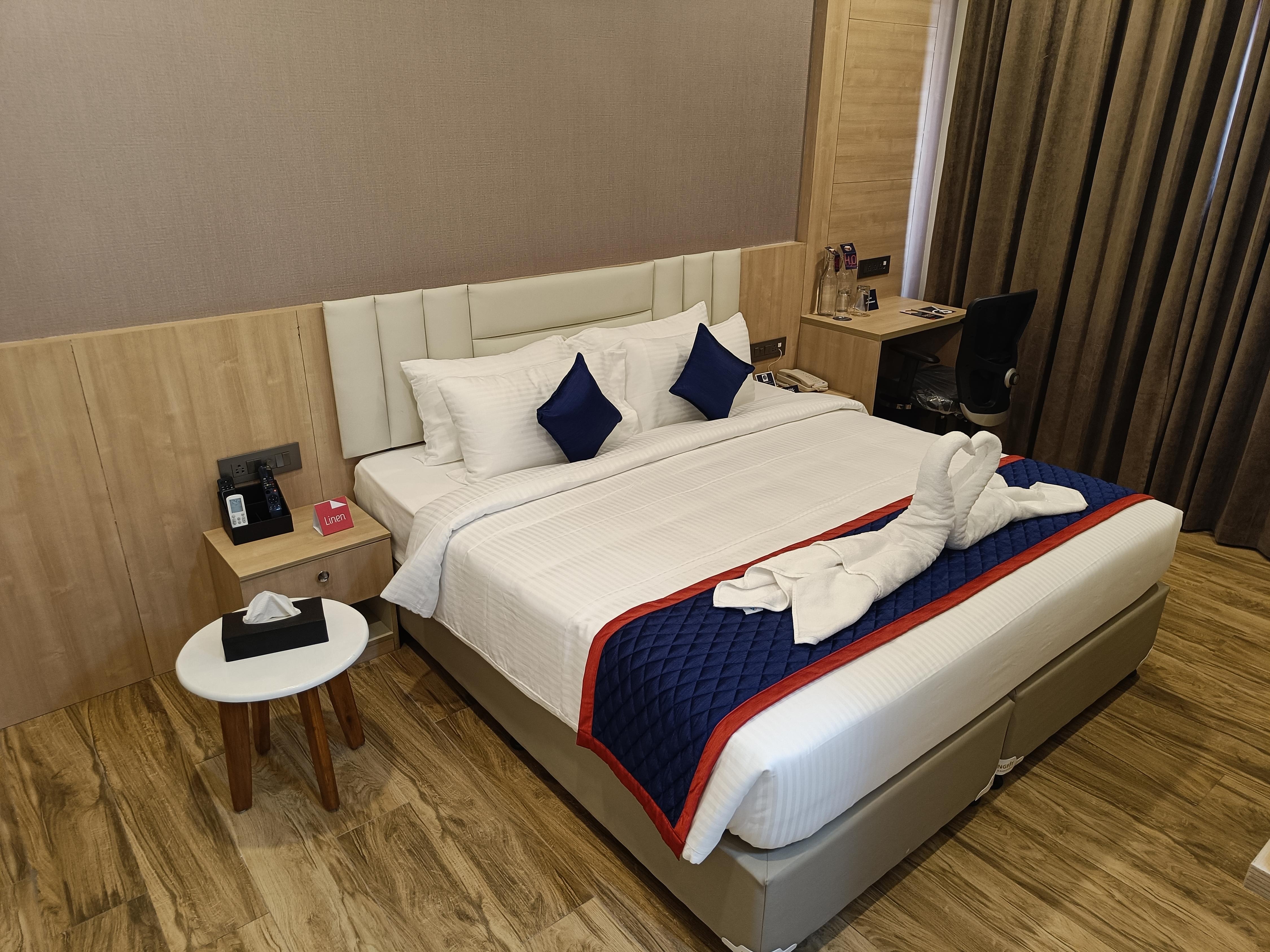 Zip By Spree Hotels Shirdi - Tap to explore photos