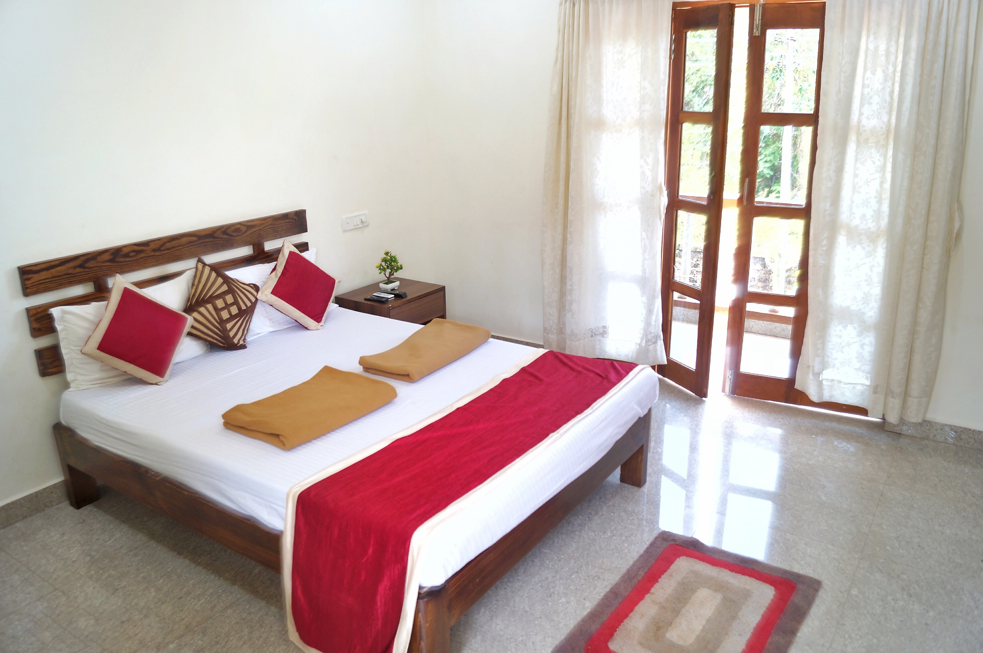 Crystal Holidays Guest house - Tap to explore photos