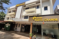 Hotel Surya Grande, Kudal