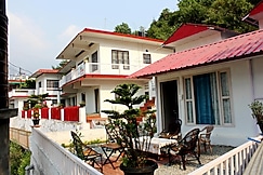 Saffron Homestay, Guptkashi