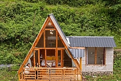 Hillside  A frame Cottage  Jibhi, Jibhi