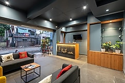 The Cult Stay, Akkalkot